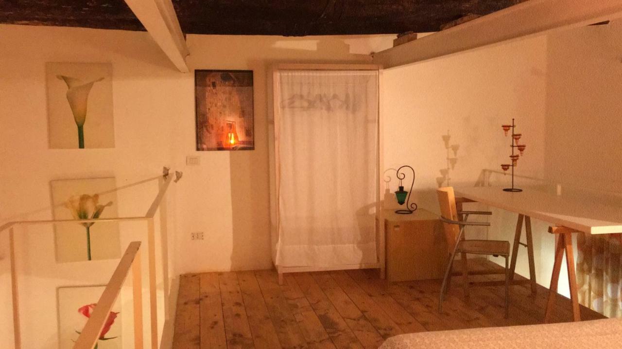 Ferienwohnung Monolocale Nel Cuore Di Napoli Exterior foto